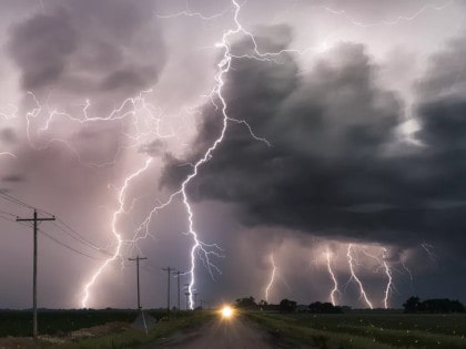 Should you turn your AC off in a thunderstorm?