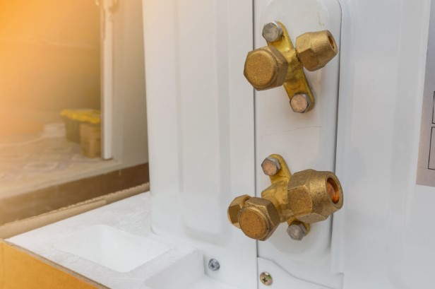 Parts of an AC system: expansion valve